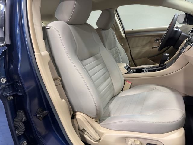 Used 2017 Ford Taurus SE image 14