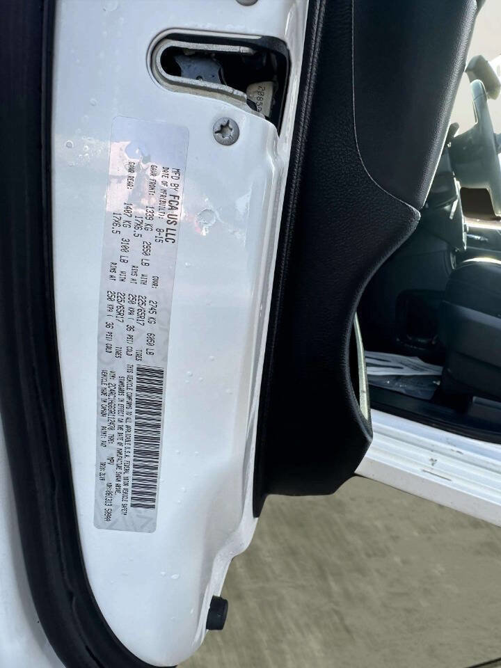 Used 2016 Chrysler Town & Country S FWD image 22