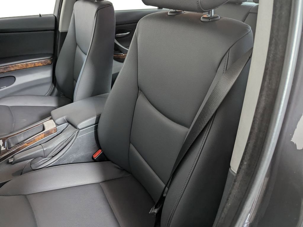 Used 2006 BMW 325i Sedan image 15