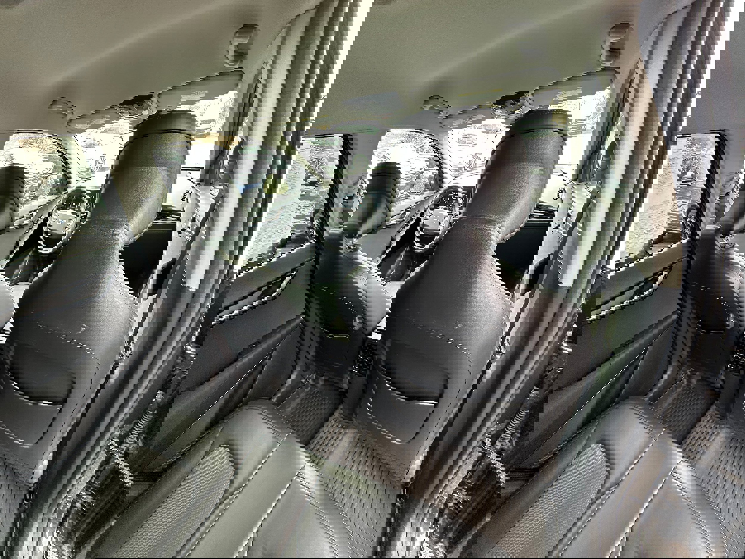 Used 2025 Kia Niro EX image 18