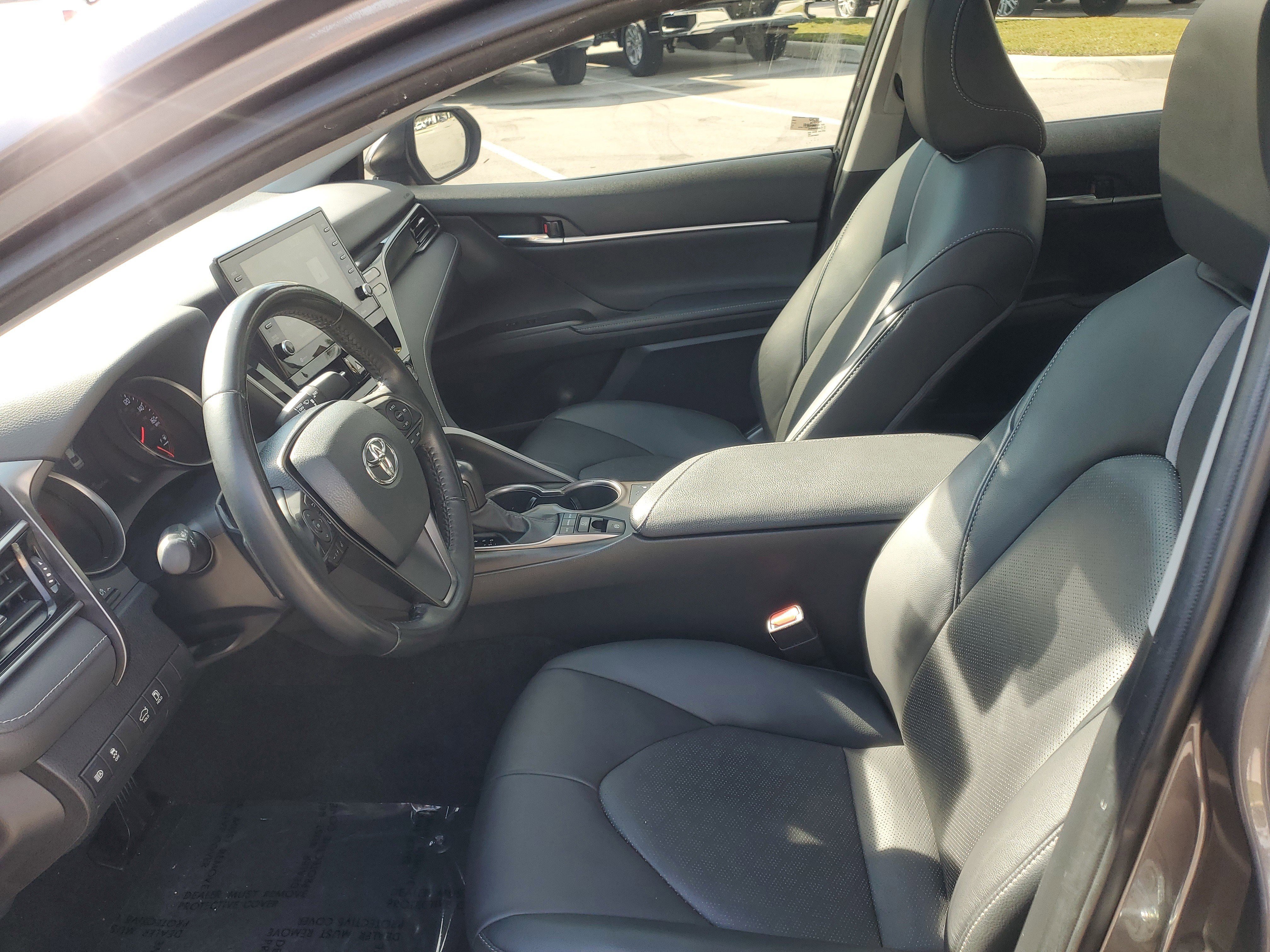 Used 2022 Toyota Camry XSE image 15