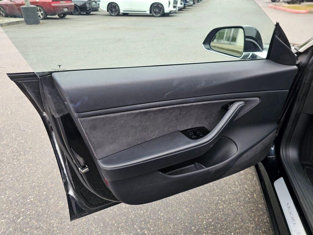 Used 2018 Tesla Model 3 Long Range RWD image 24