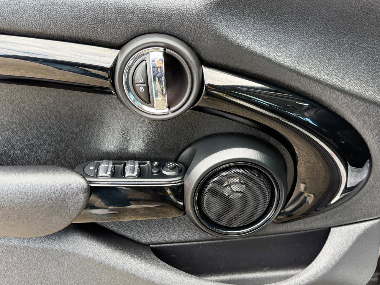Used 2019 MINI Cooper S w/ Premium Package FWD image 17