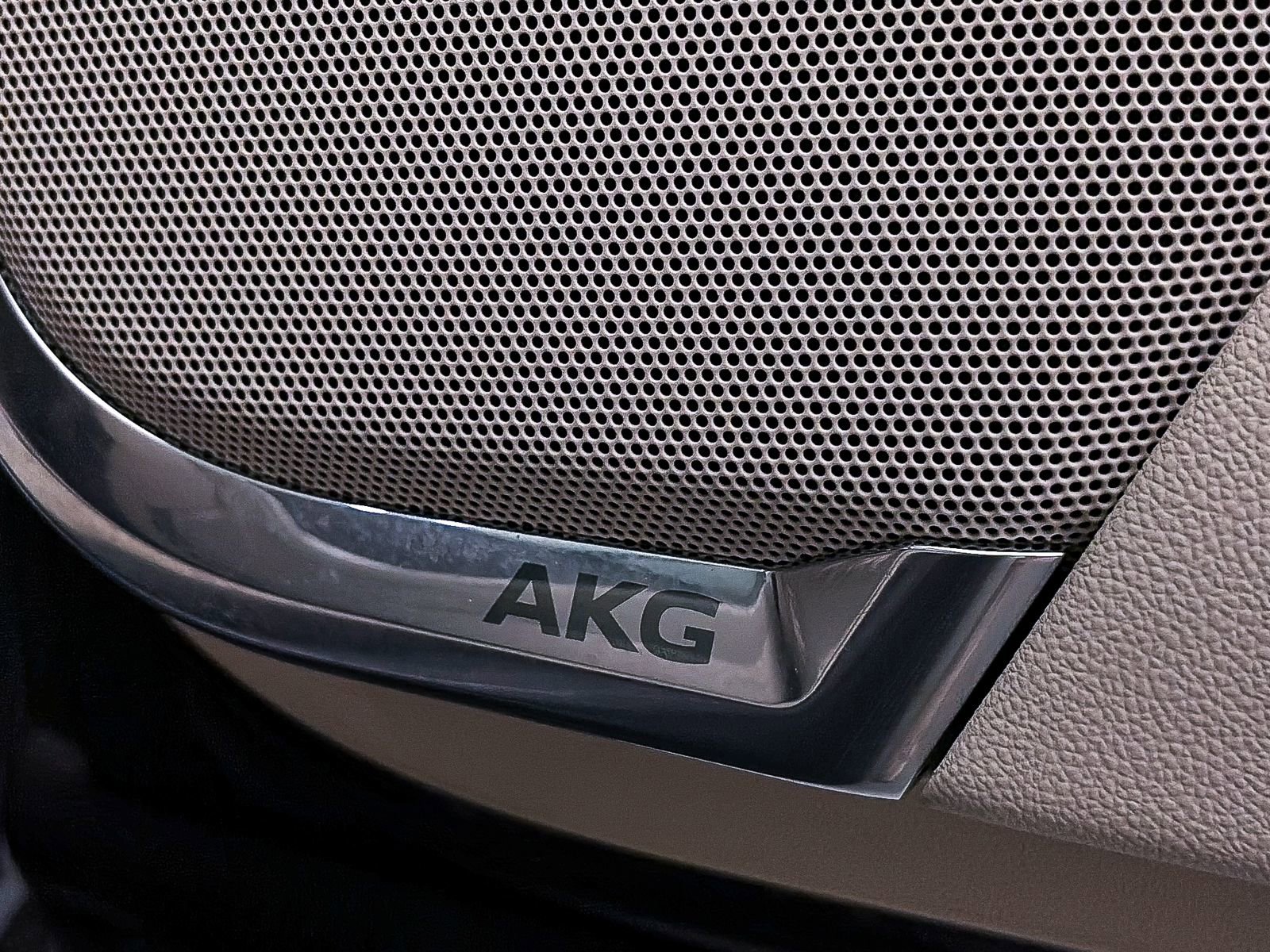 Used 2022 Cadillac Escalade Sport Platinum w/ Heavy-Duty Trailer Package AWD/4WD image 6