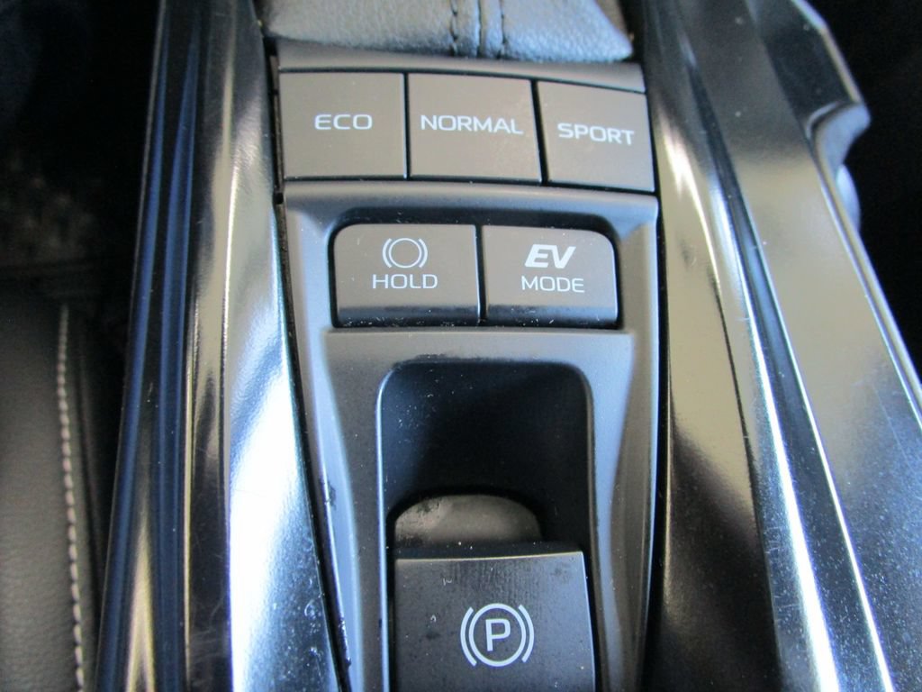 Used 2025 Toyota Camry SE FWD image 33