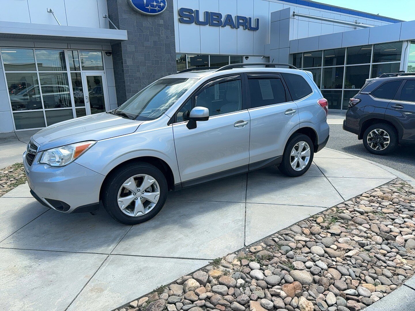 Used 2015 Subaru Forester 2.5i Limited AWD/4WD image 2