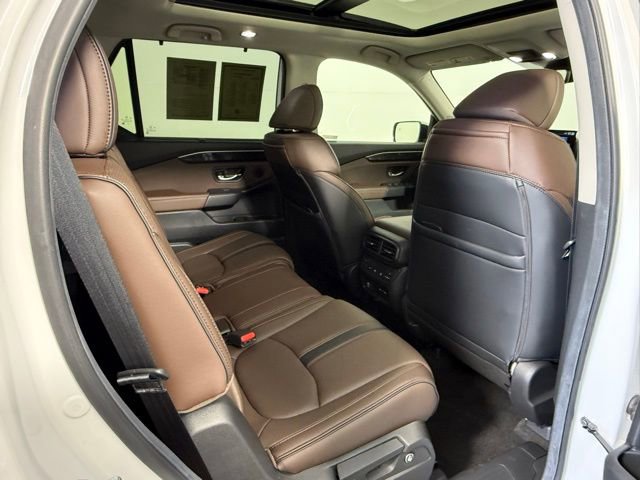 Used 2025 Honda Pilot Elite image 49