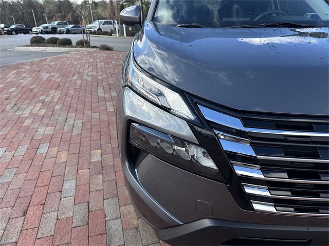 Used 2024 Nissan Rogue SV w/ SV Premium Package image 20