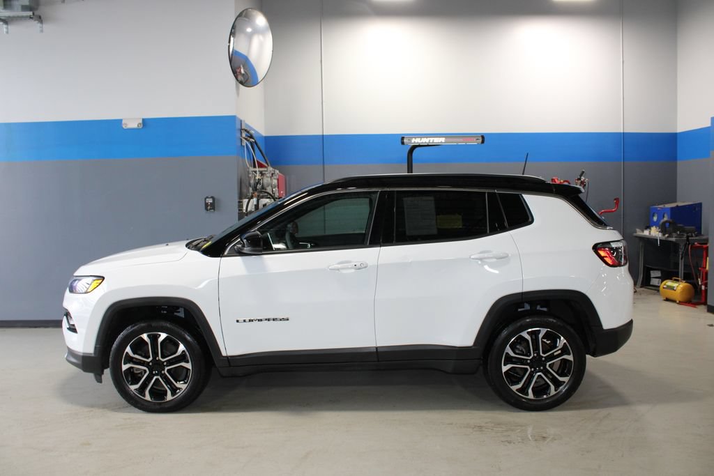 Used 2023 Jeep Compass Limited AWD/4WD image 9