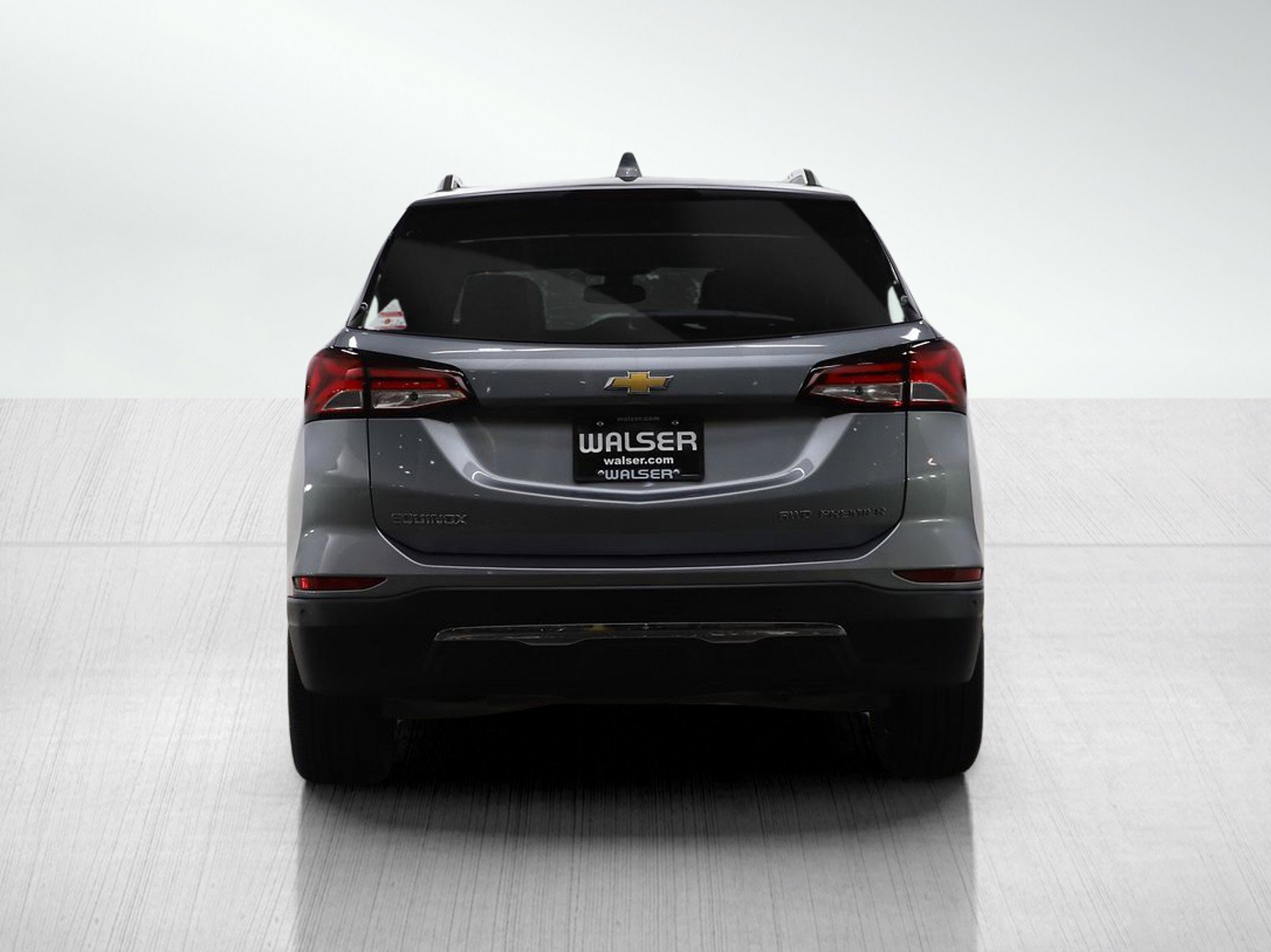 Used 2023 Chevrolet Equinox Premier AWD/4WD image 4