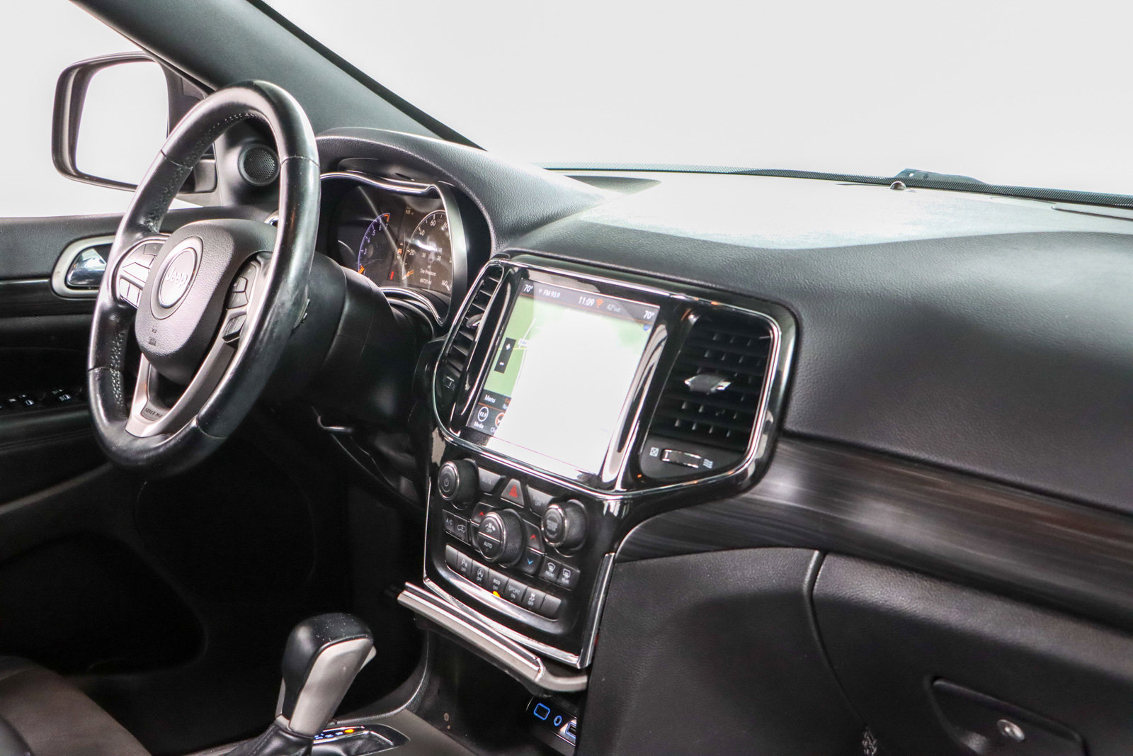 Used 2021 Jeep Grand Cherokee Laredo X image 25