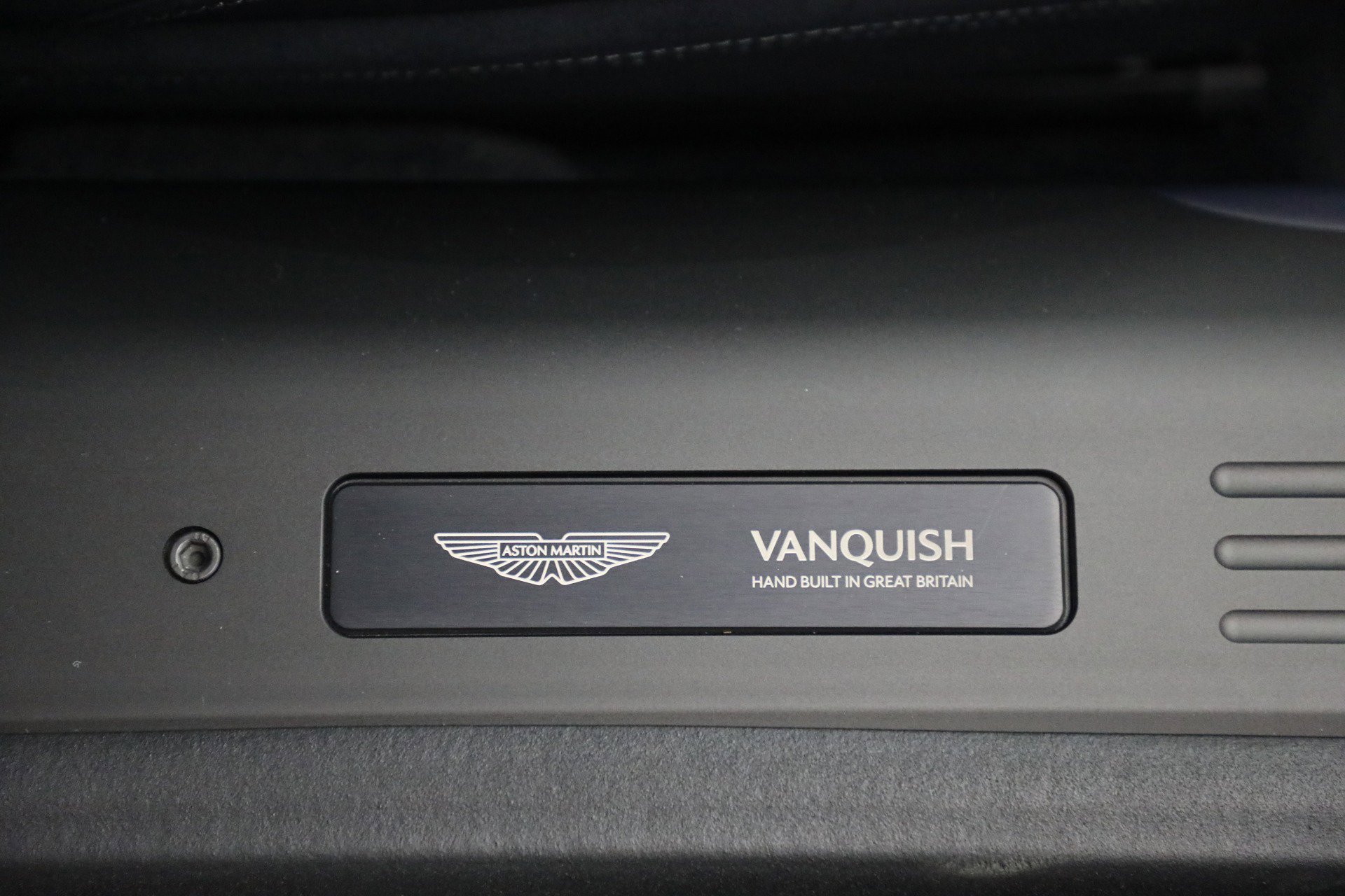 Used 2025 Aston Martin Vanquish image 35