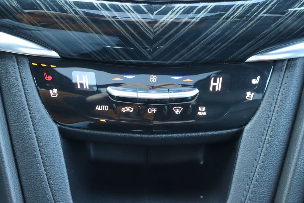 Used 2025 Cadillac XT6 Premium Luxury image 13