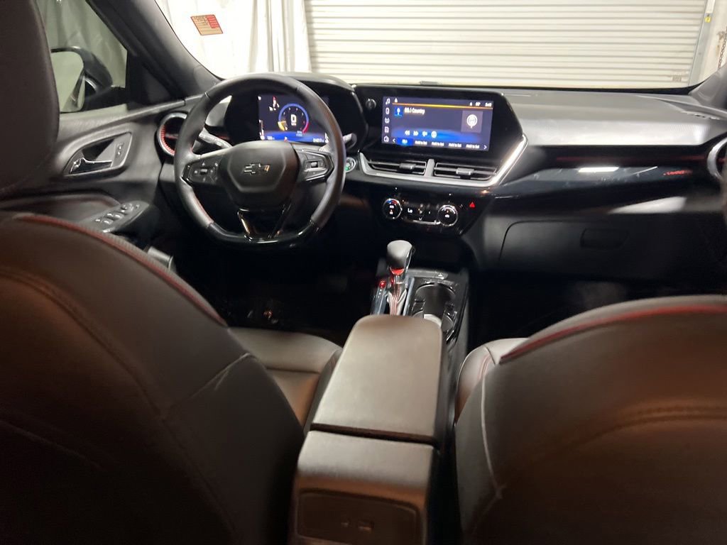 Used 2024 Chevrolet Trax RS FWD image 13
