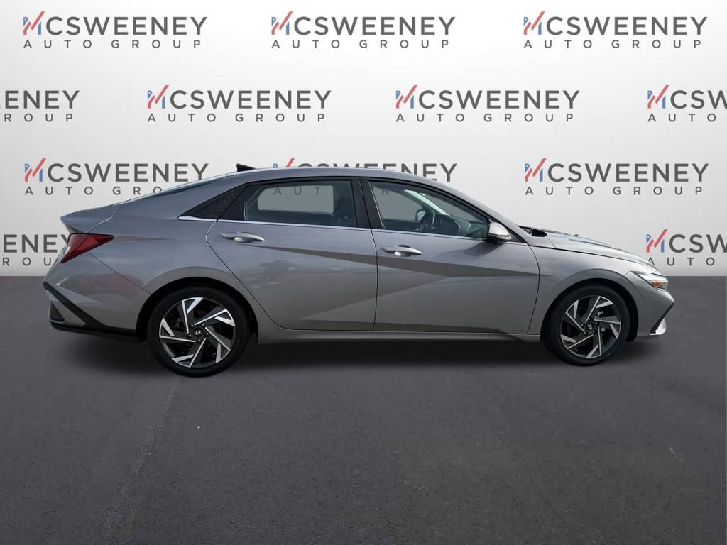 Used 2024 Hyundai Elantra Limited image 6
