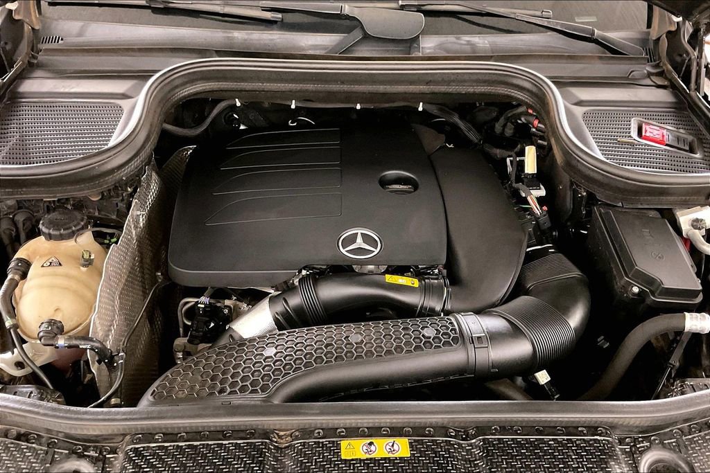 Used 2022 Mercedes-Benz GLE 350 4MATIC w/ Premium Package image 9