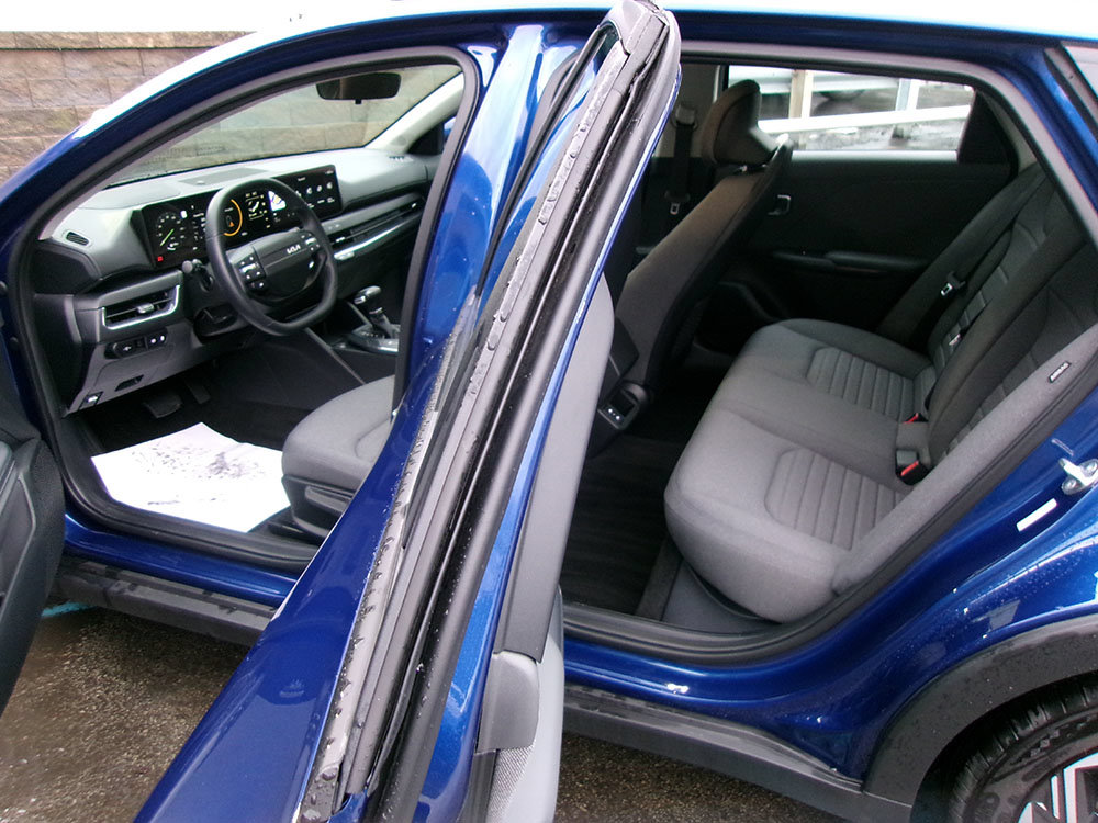 Used 2025 Kia K4 EX FWD image 14
