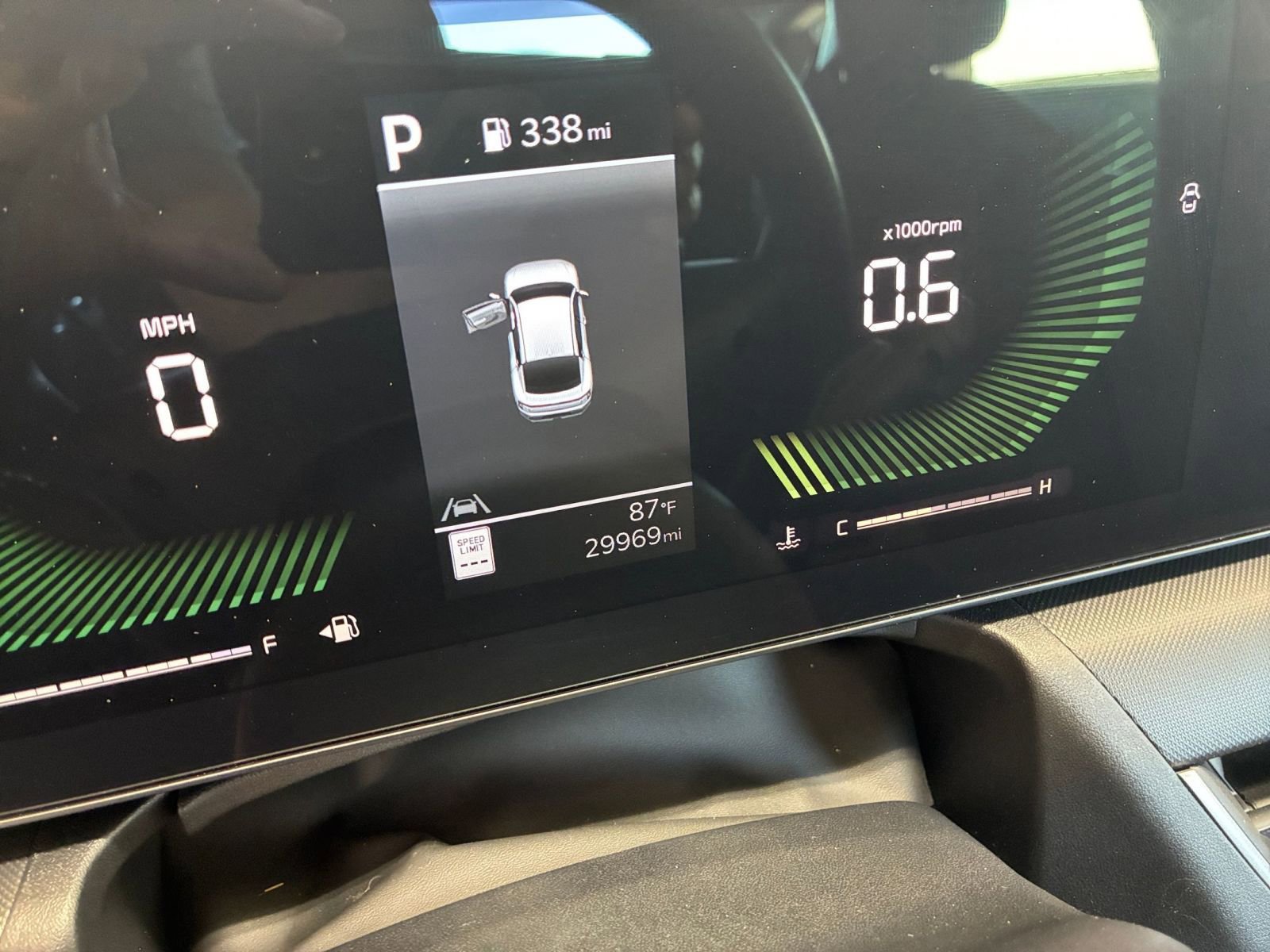 Used 2025 Kia K4 LXS image 39