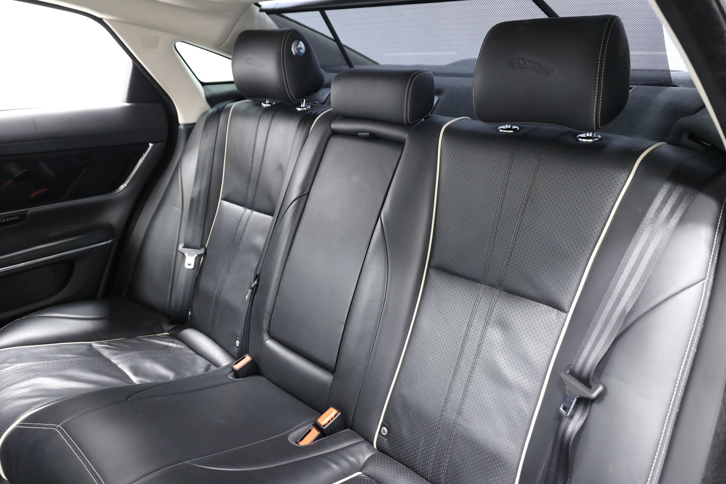 Used 2017 Jaguar XJ Supercharged RWD image 3