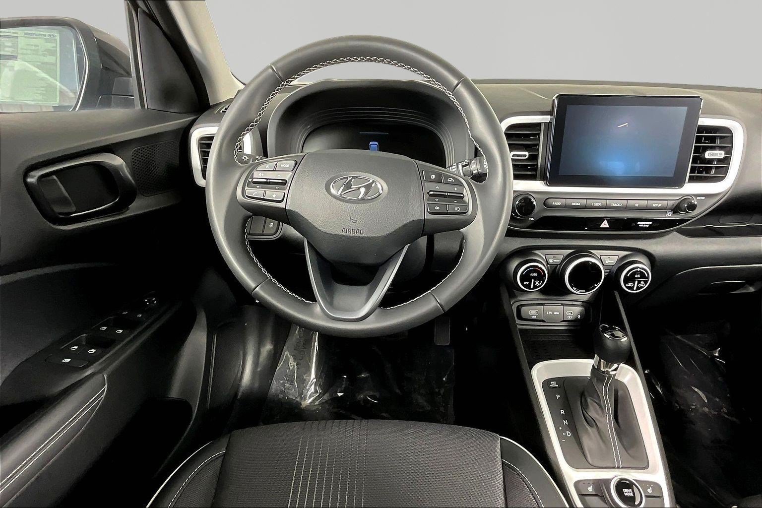 New 2026 Hyundai Venue SEL FWD image 9