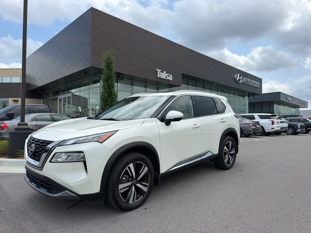 Used 2023 Nissan Rogue SL FWD image 1