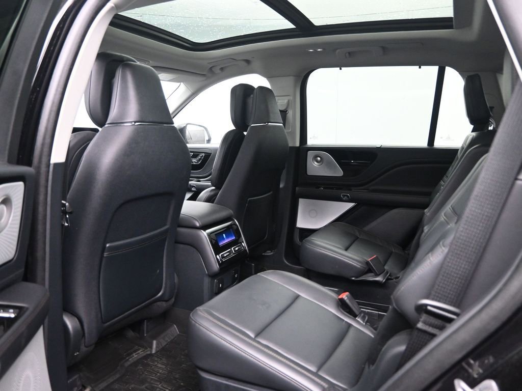 Used 2025 Lincoln Aviator Reserve w/ Equipment Group 201A image 30