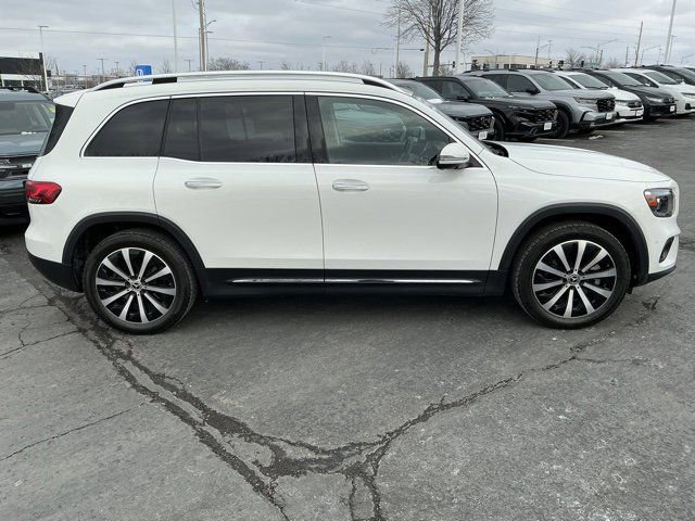Used 2023 Mercedes-Benz GLB 250 4MATIC image 2