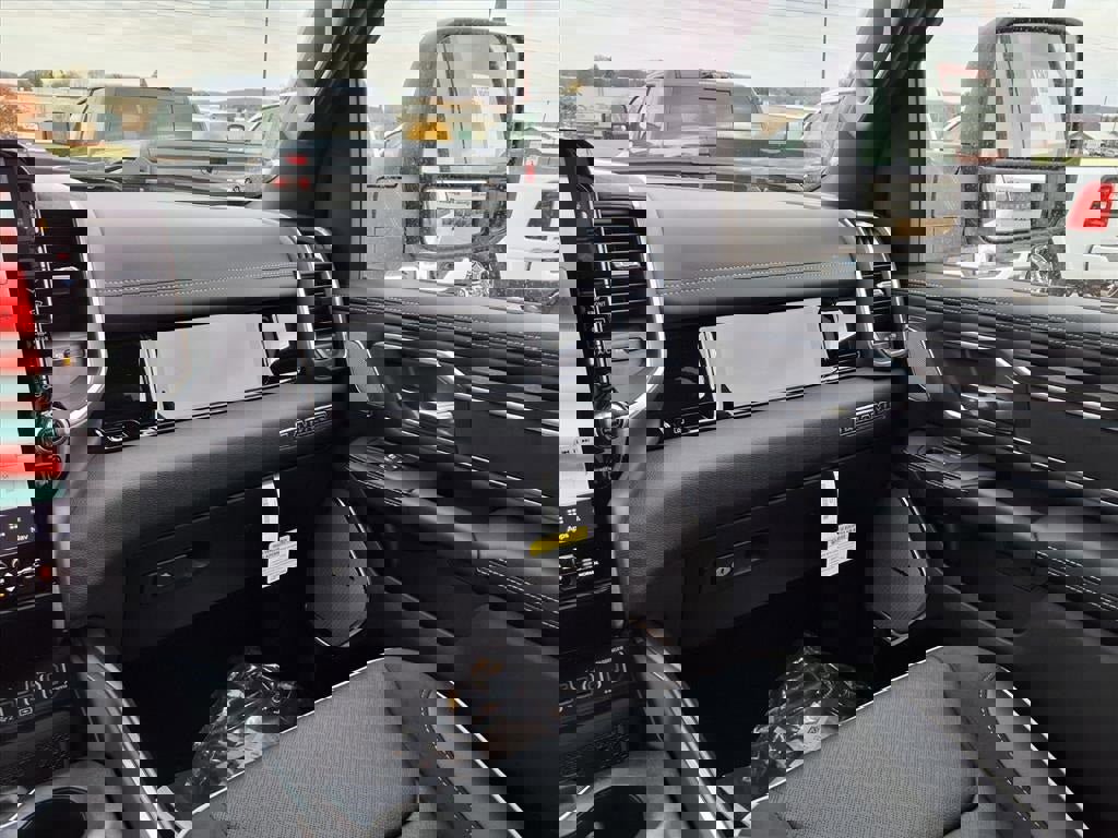 New 2026 RAM 1500 Laramie w/ Night Edition image 28