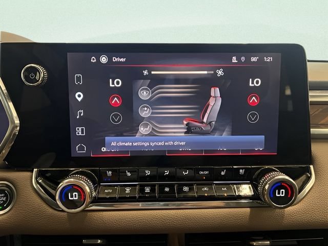 Certified 2025 GMC Canyon Denali AWD/4WD image 9