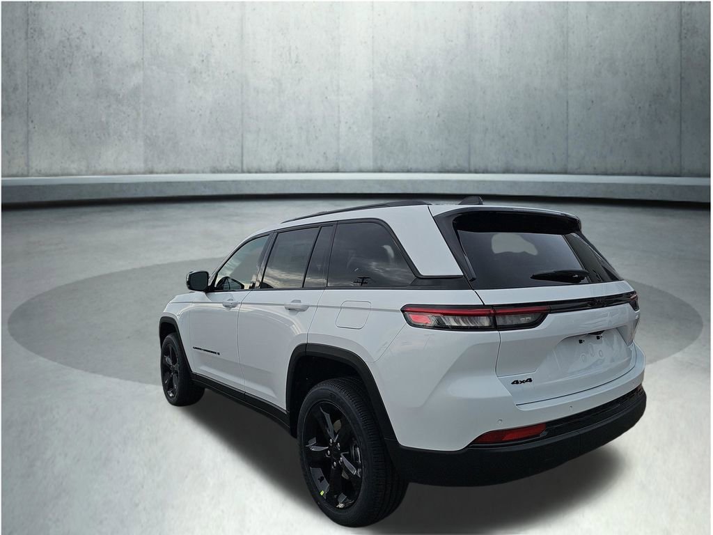New 2025 Jeep Grand Cherokee Altitude AWD/4WD image 5