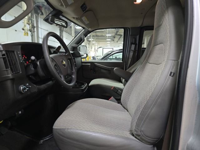 Used 2025 Chevrolet Express 3500 LT w/ LT Preferred Equipment Group image 6
