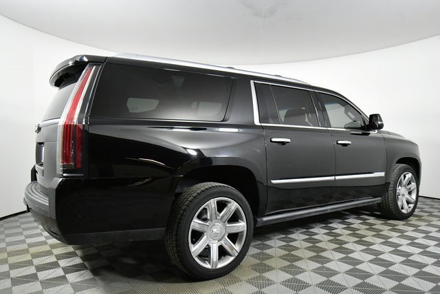 Used 2019 Cadillac Escalade ESV Premium Luxury image 5