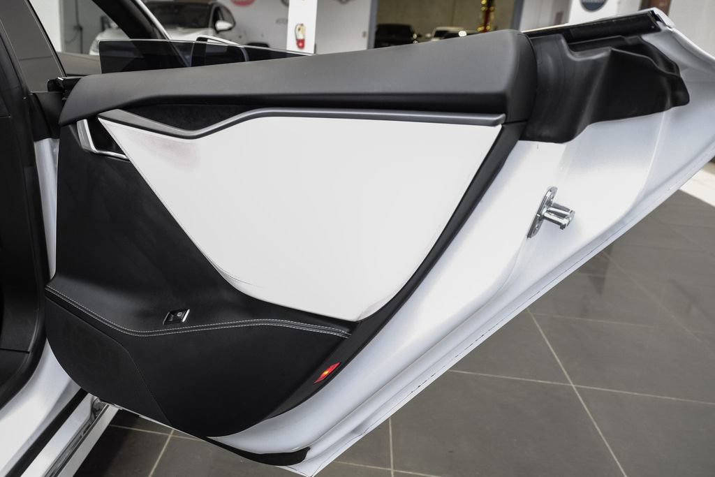 Used 2019 Tesla Model S Long Range AWD/4WD image 43