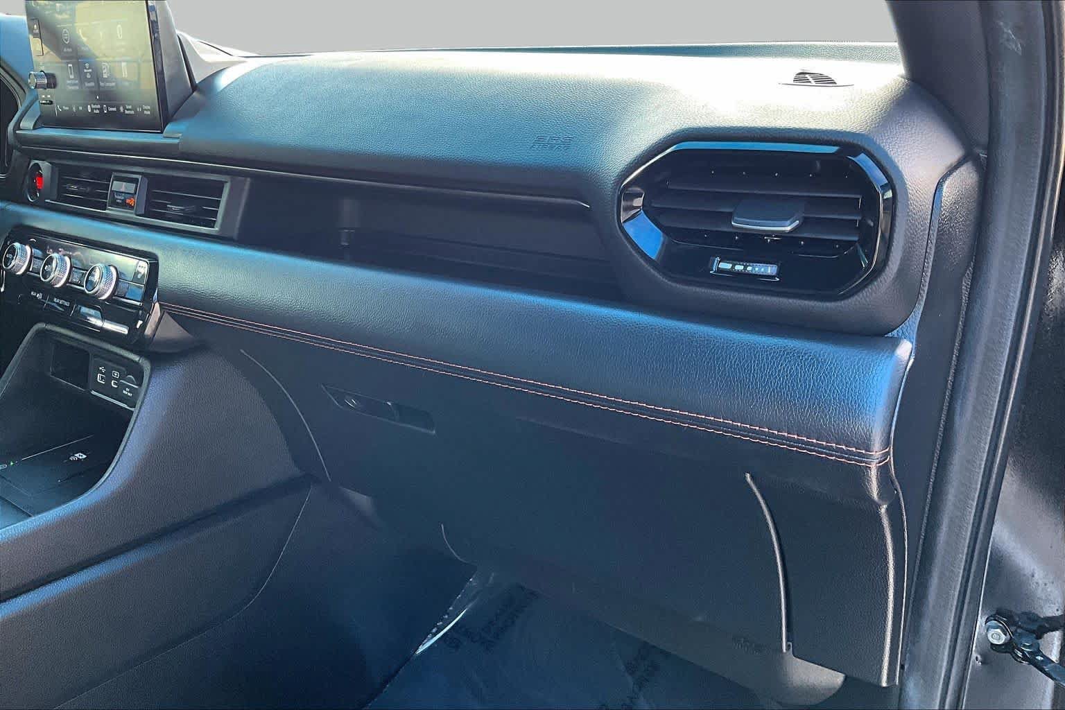 Used 2025 Honda Pilot TrailSport image 18