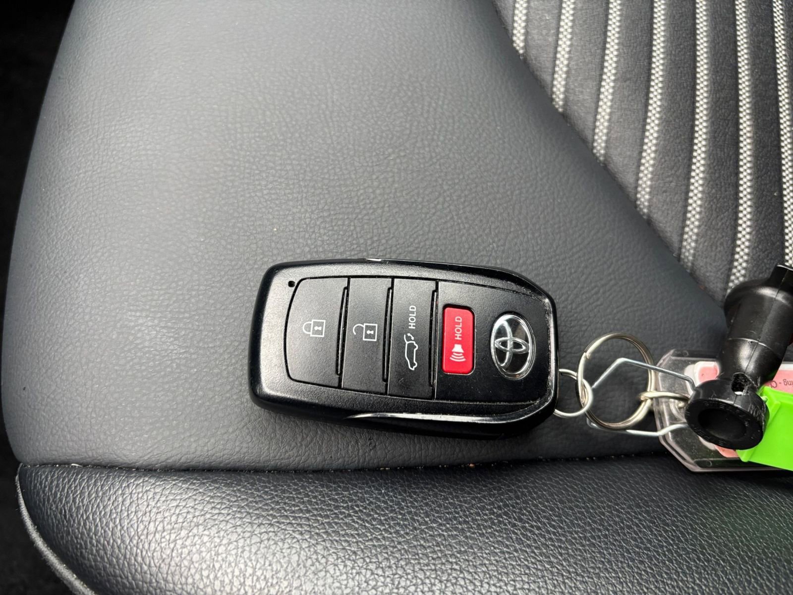 Used 2025 Toyota Highlander XSE AWD/4WD image 21