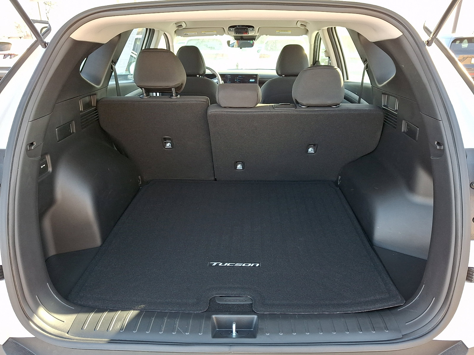 Certified 2025 Hyundai Tucson SE image 27