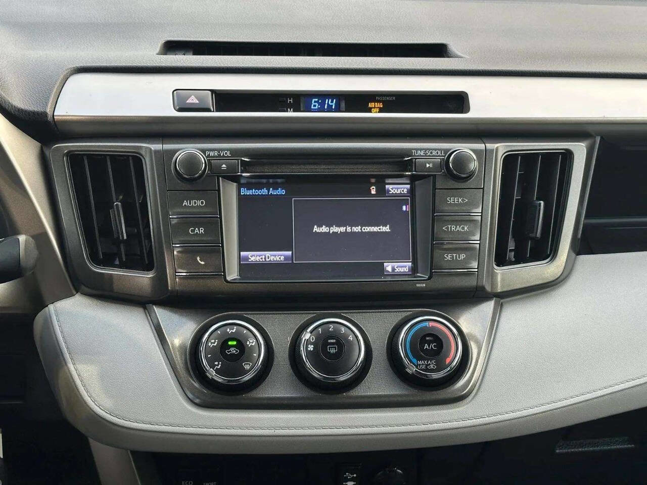 Used 2015 Toyota RAV4 LE image 24