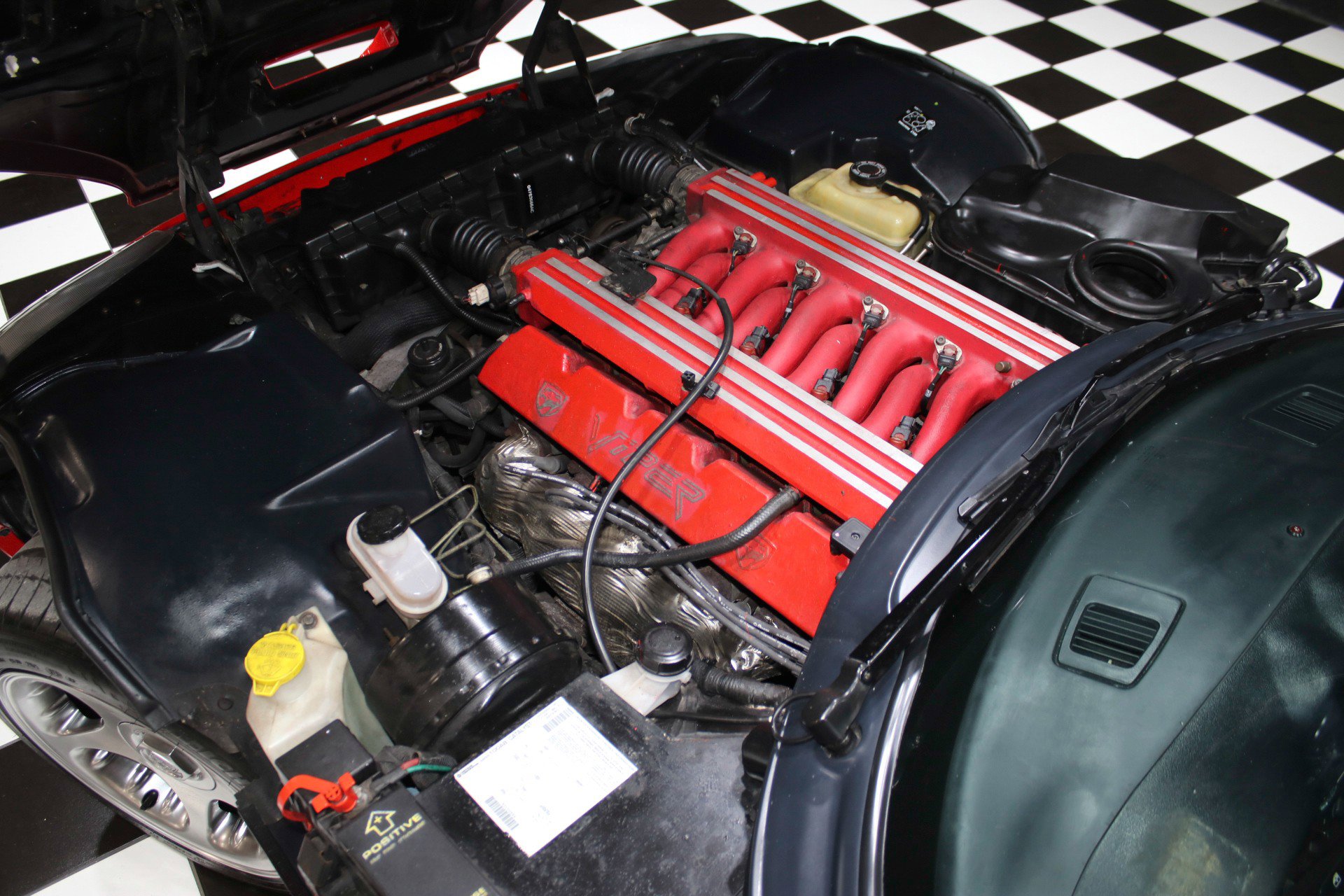 Used 1998 Dodge Viper GTS image 2