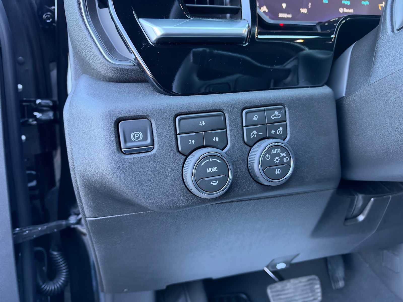 Used 2026 Chevrolet Silverado 2500 LT w/ Trail Boss Package AWD/4WD image 16