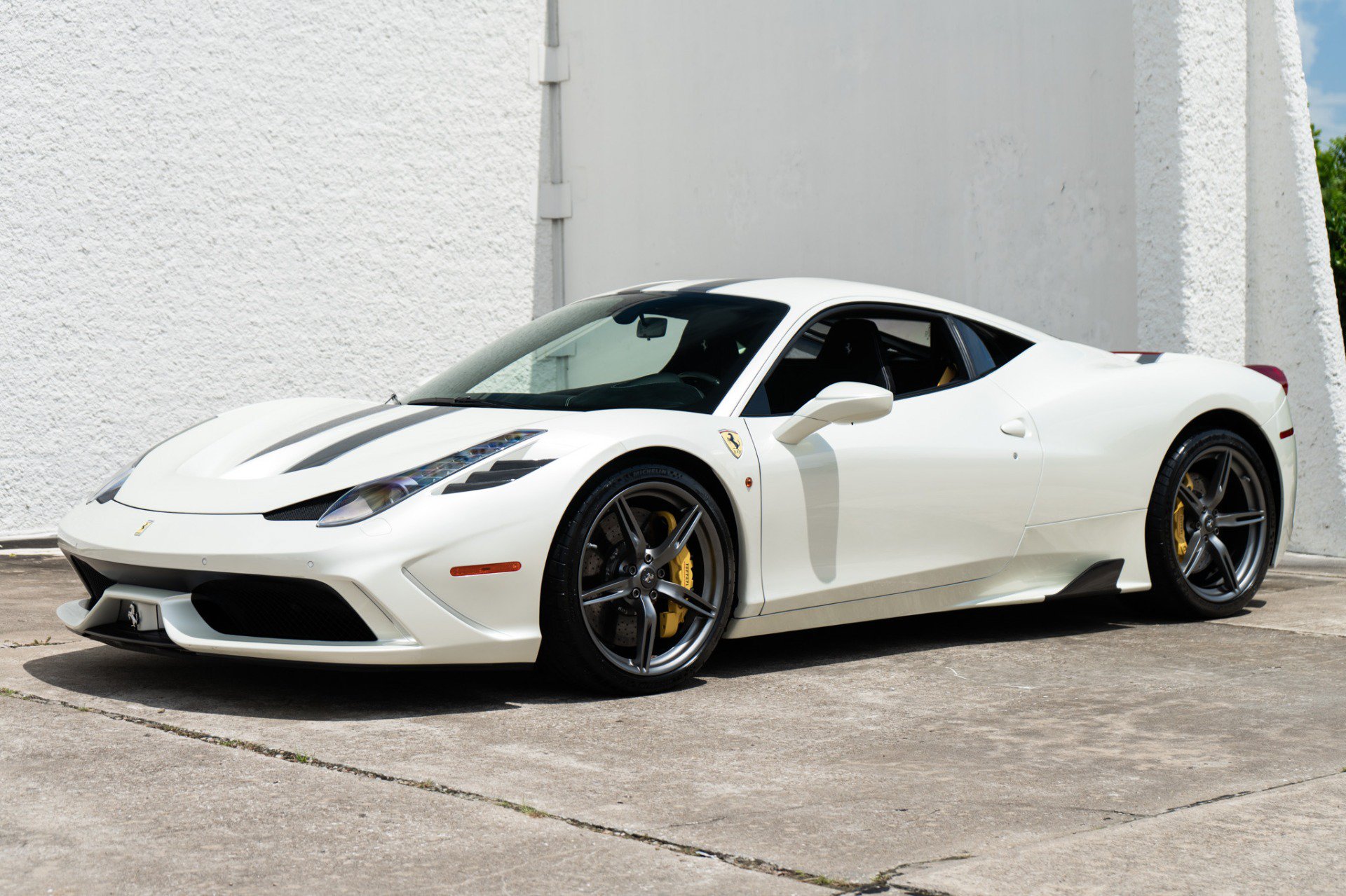 Used 2015 Ferrari 458 Speciale Coupe RWD image 2