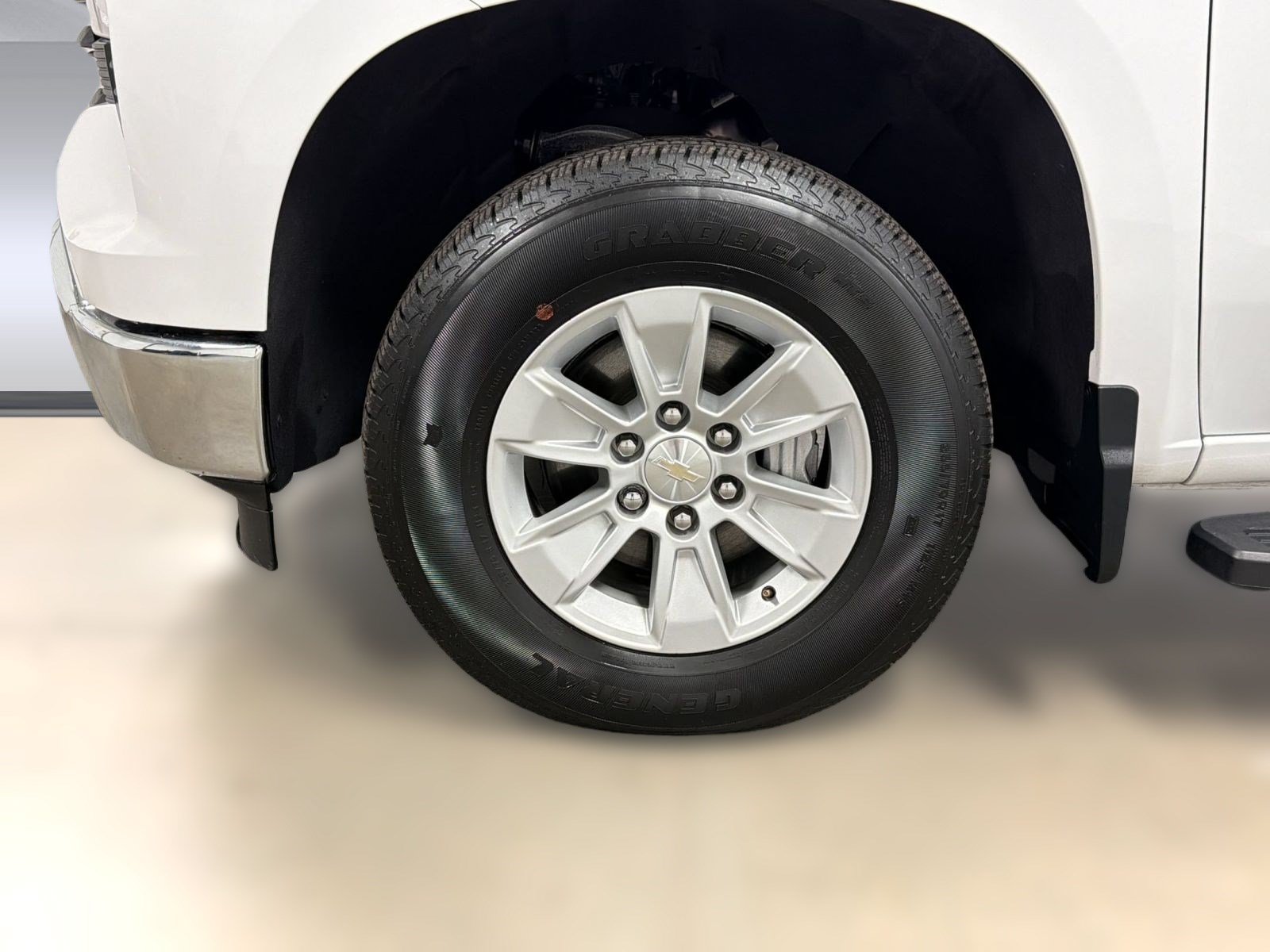 Used 2023 Chevrolet Silverado 1500 LT RWD image 11