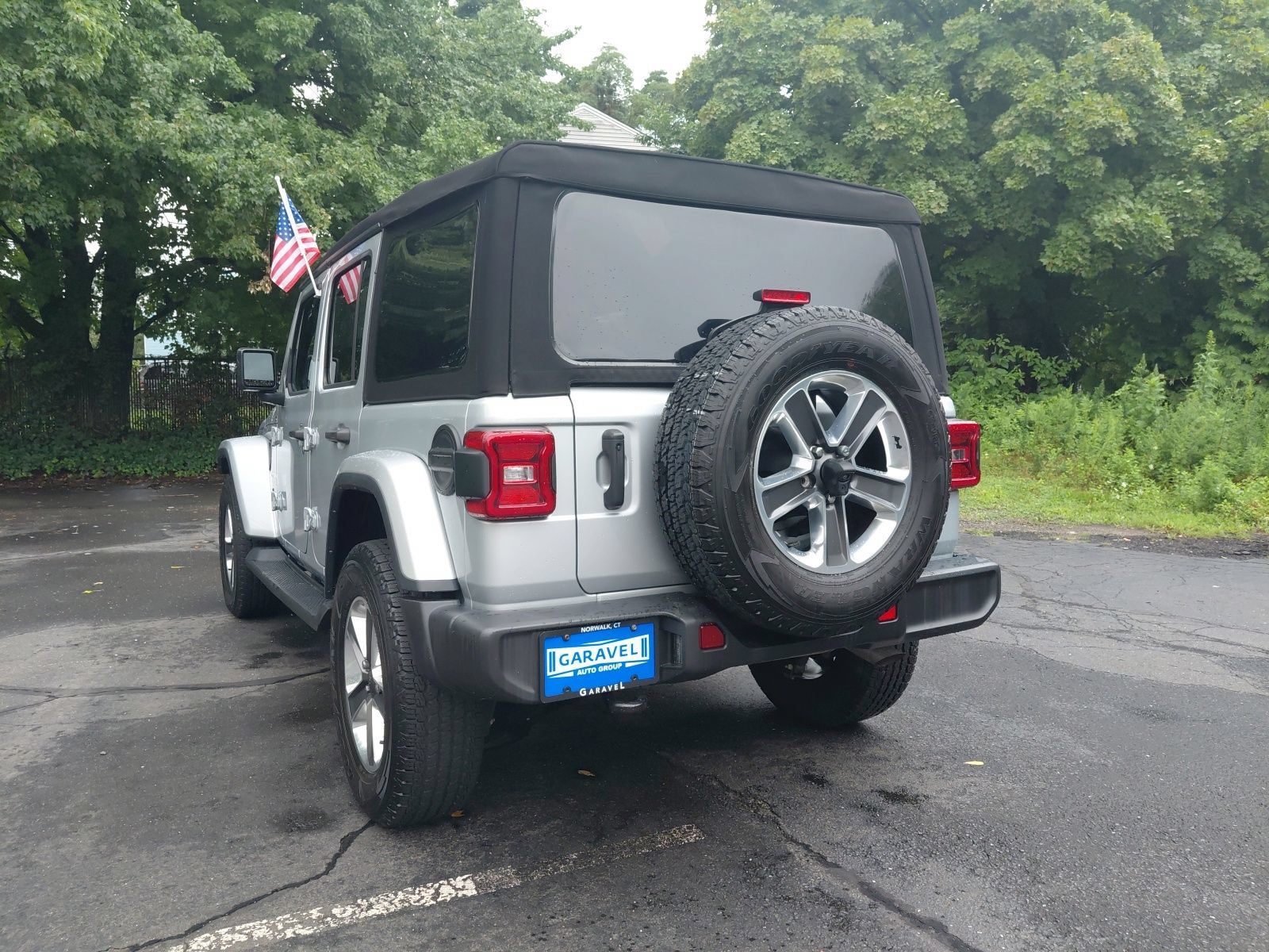 Used 2022 Jeep Wrangler Unlimited Sahara w/ LED Lighting Group AWD/4WD image 26