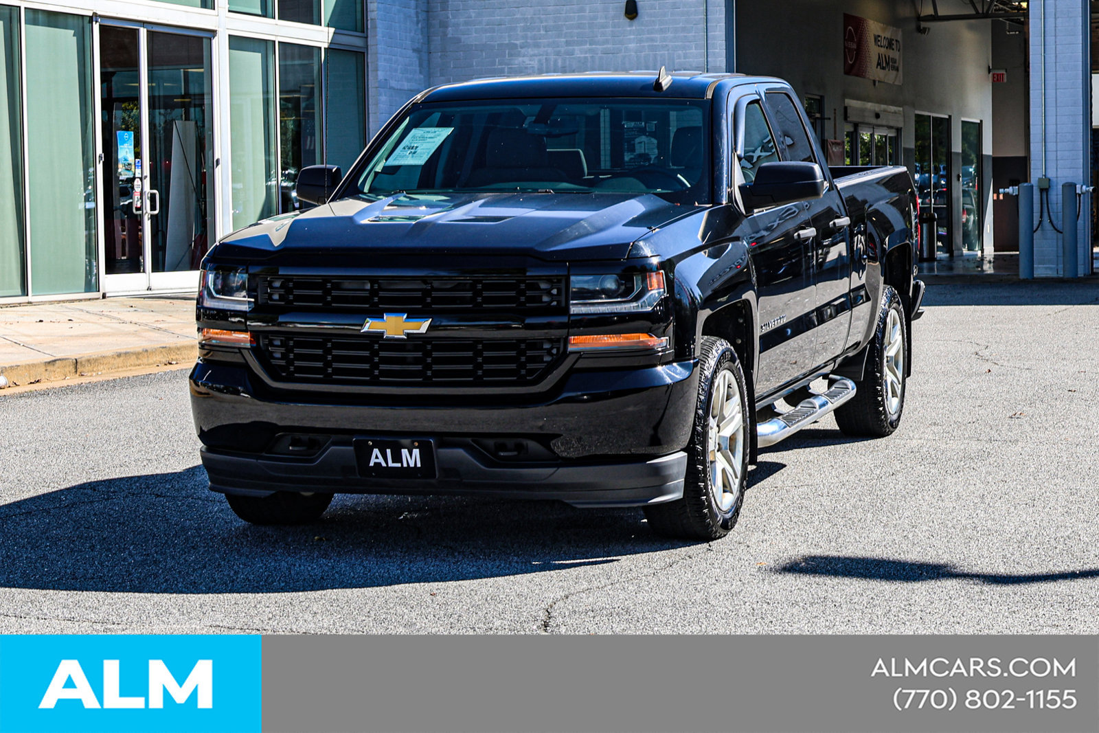 Used 2017 Chevrolet Silverado 1500 Custom w/ Custom Convenience Package RWD image 3