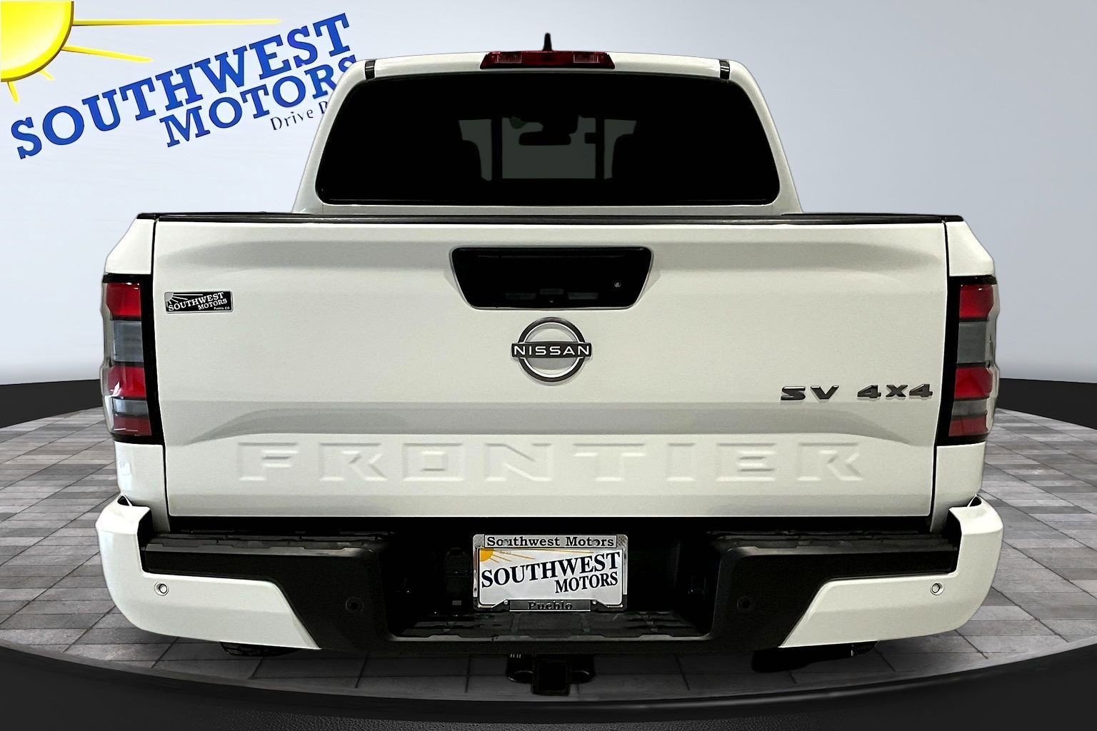 Used 2022 Nissan Frontier SV AWD/4WD image 5