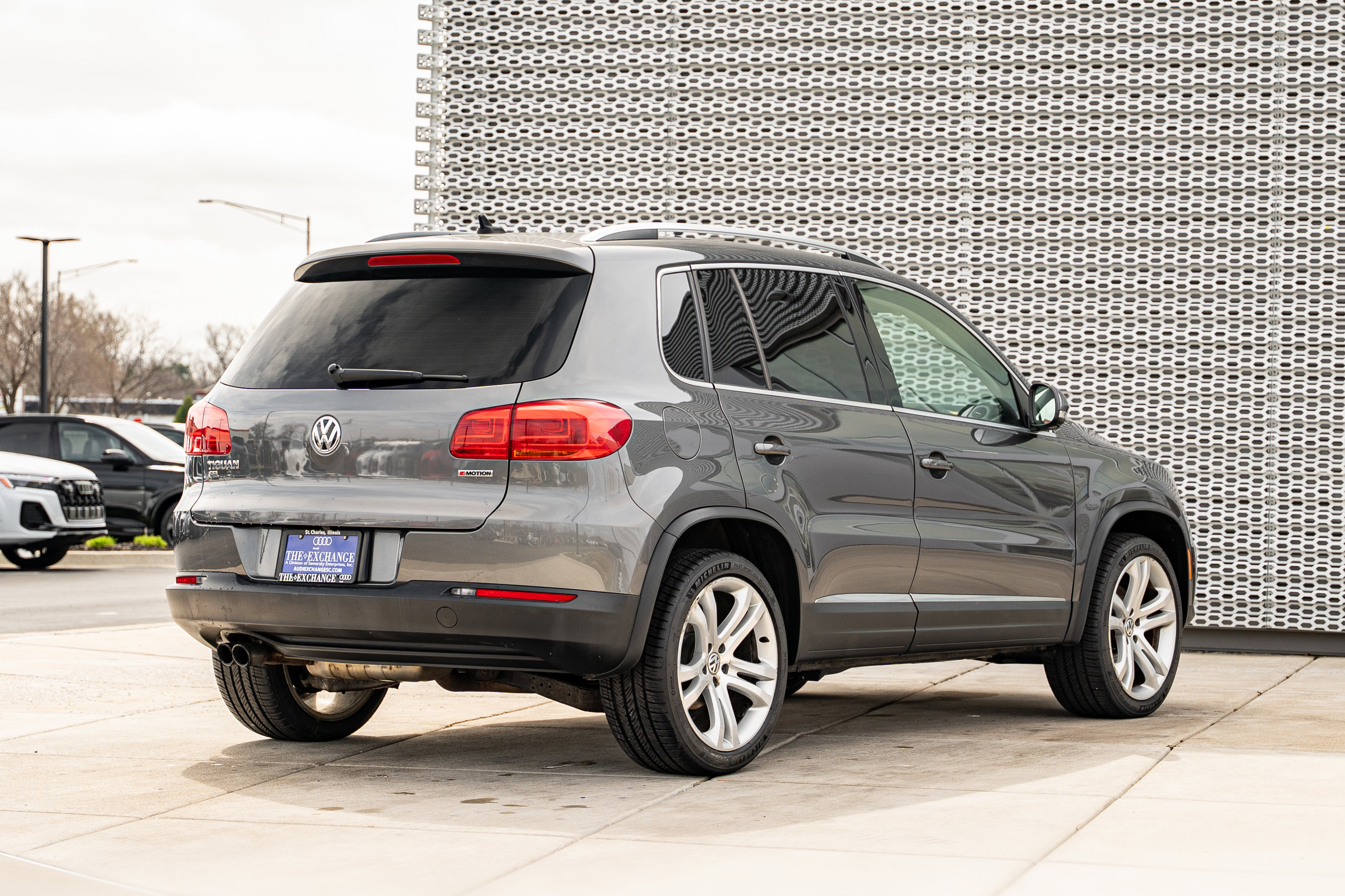 Used 2016 Volkswagen Tiguan SEL image 4