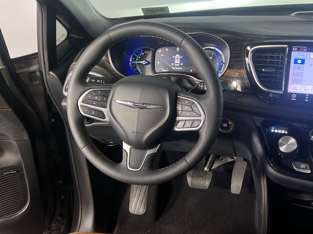 Used 2023 Chrysler Pacifica Pinnacle image 14