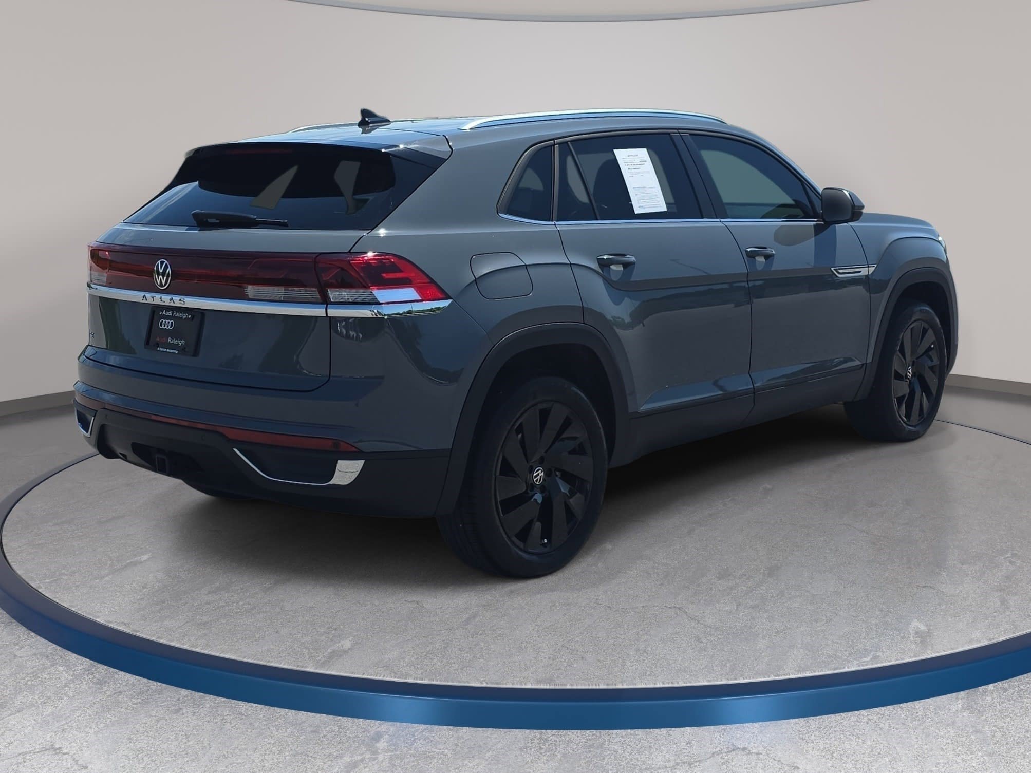 Used 2024 Volkswagen Atlas Cross Sport SE w/ Panoramic Sunroof Package image 5