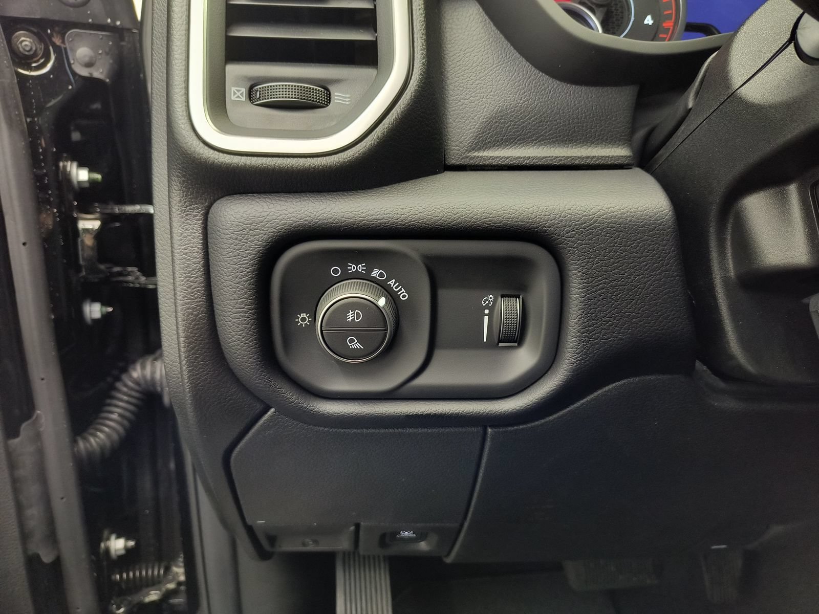 New 2026 RAM 3500 Big Horn AWD/4WD image 15