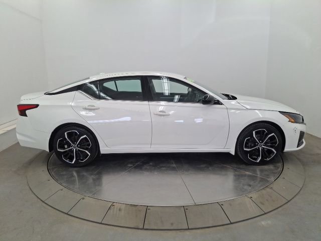 Used 2024 Nissan Altima 2.5 SR image 8