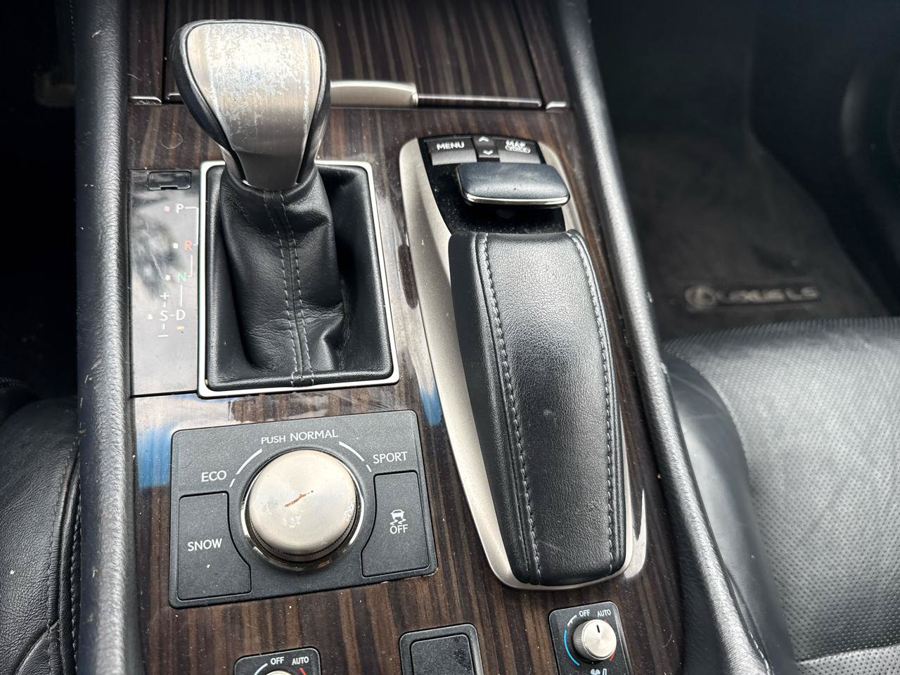 Used 2013 Lexus LS 460 AWD w/ Comfort Pkg image 24